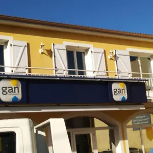 https://logis-saint-austremoine.hotels-rhonealpes.com