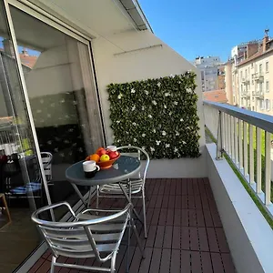 https://studio-plein-centre-avec-garage-piscine-et-gardien.hotels-rhonealpes.com